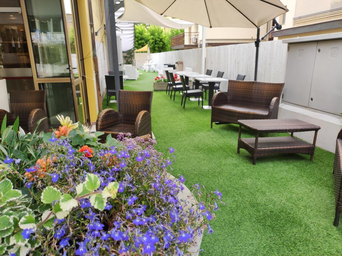 Antonella Hotel 3*