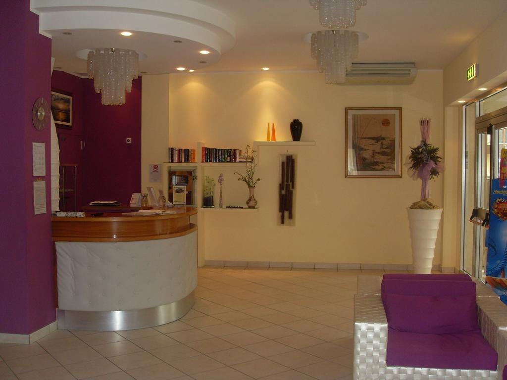 Hotel Antonella 3*