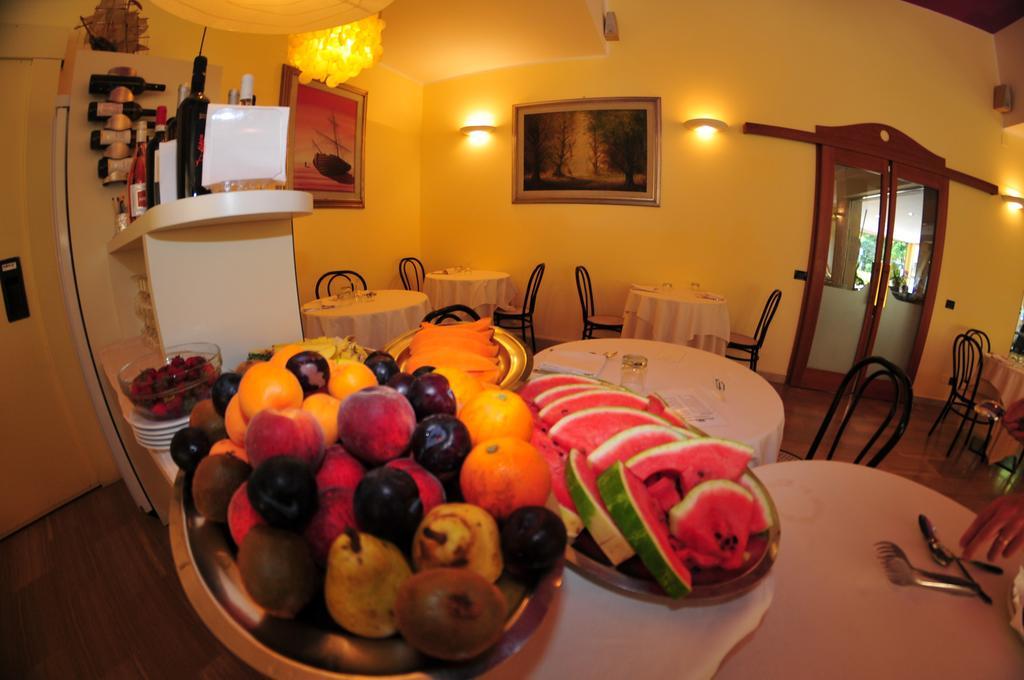 Hotel Antonella 3*